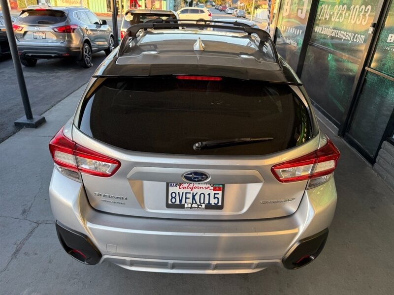 Subaru Crosstrek Vehicle Full-screen Gallery Image 15