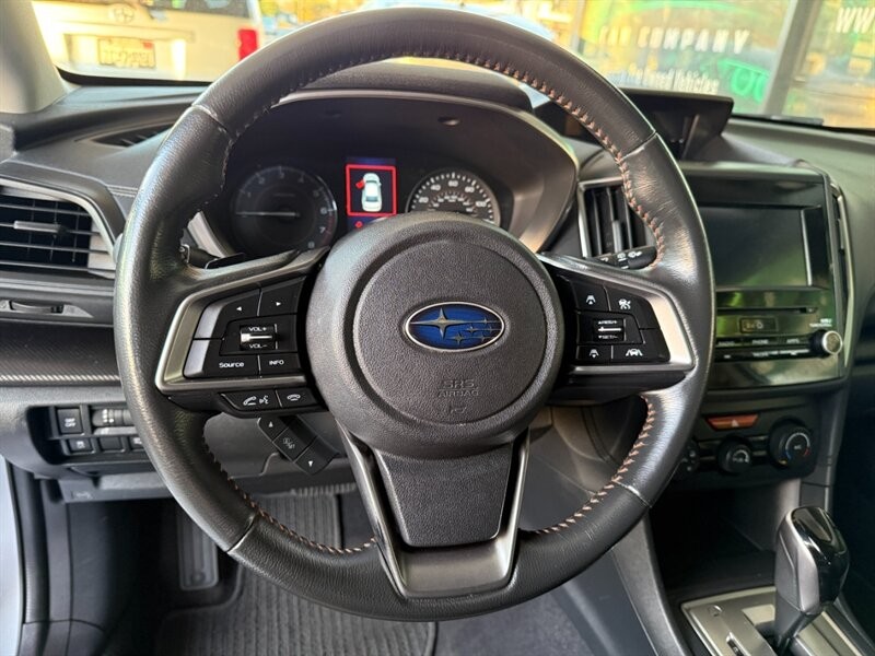 Subaru Crosstrek Vehicle Full-screen Gallery Image 20