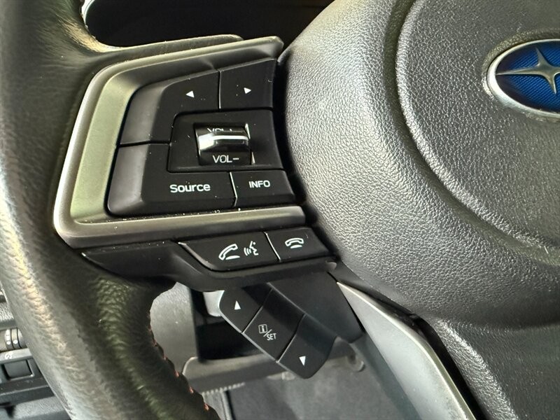 Subaru Crosstrek Vehicle Full-screen Gallery Image 21