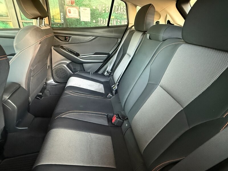 Subaru Crosstrek Vehicle Full-screen Gallery Image 27