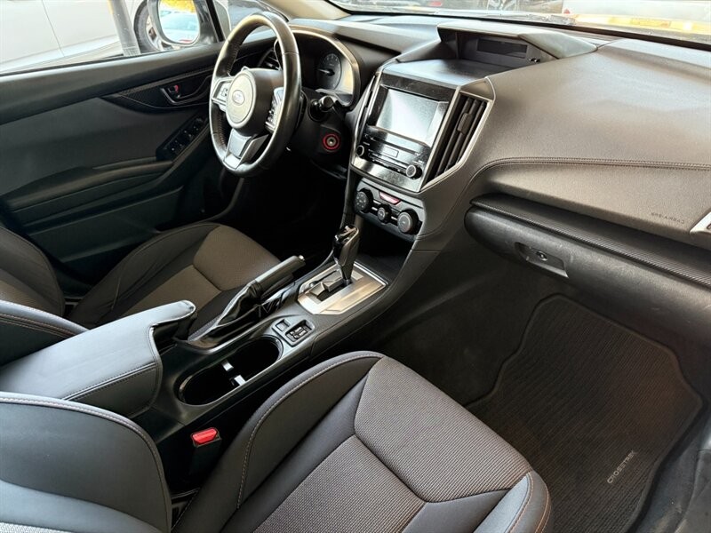 Subaru Crosstrek Vehicle Full-screen Gallery Image 28