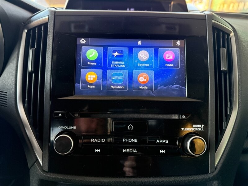 Subaru Crosstrek Vehicle Full-screen Gallery Image 32