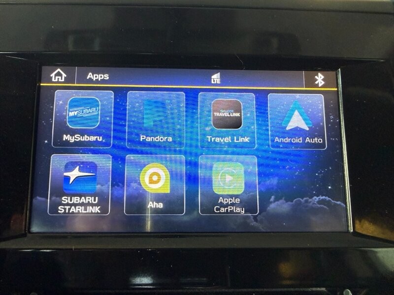 Subaru Crosstrek Vehicle Full-screen Gallery Image 33