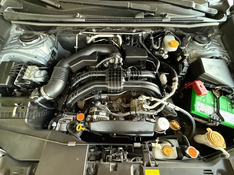 Subaru Crosstrek Vehicle Full-screen Gallery Image 39