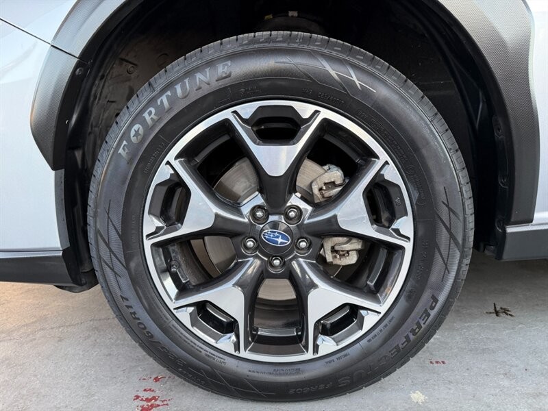 Subaru Crosstrek Vehicle Full-screen Gallery Image 40