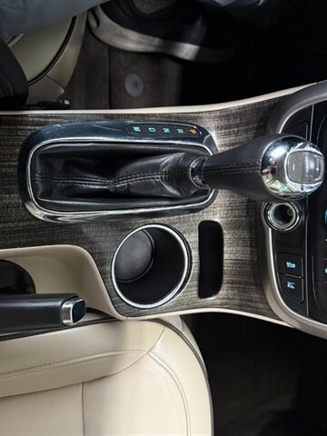 Chevrolet Malibu Vehicle Full-screen Gallery Image 34