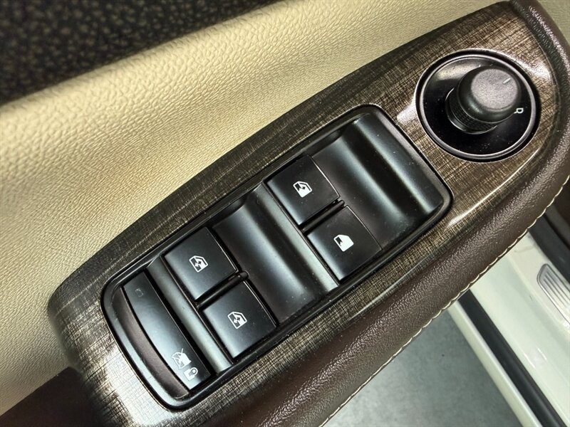 Chevrolet Malibu Vehicle Full-screen Gallery Image 24