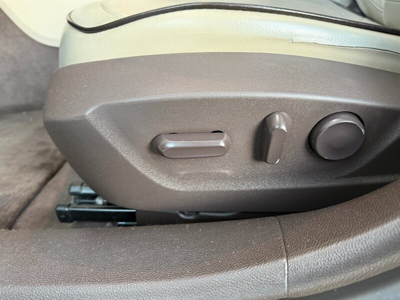 Chevrolet Malibu Vehicle Full-screen Gallery Image 25