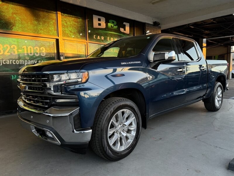 Chevrolet Silverado 1500 Vehicle Full-screen Gallery Image 01