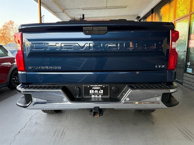 Chevrolet Silverado 1500 Vehicle Full-screen Gallery Image 13