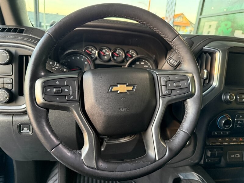 Chevrolet Silverado 1500 Vehicle Full-screen Gallery Image 20