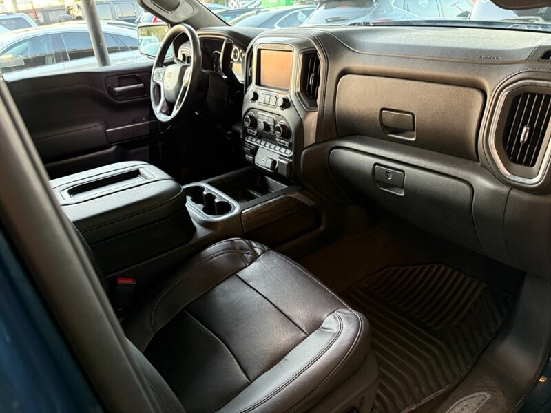Chevrolet Silverado 1500 Vehicle Full-screen Gallery Image 28