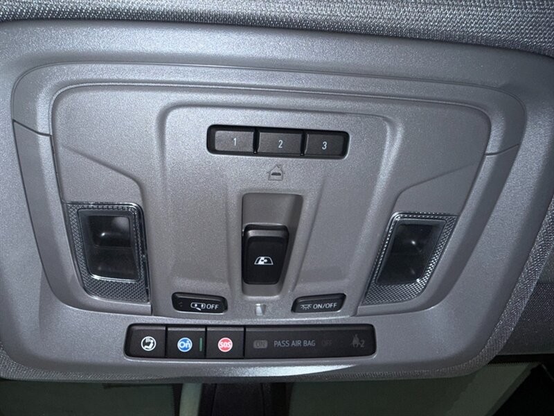 Chevrolet Silverado 1500 Vehicle Full-screen Gallery Image 38