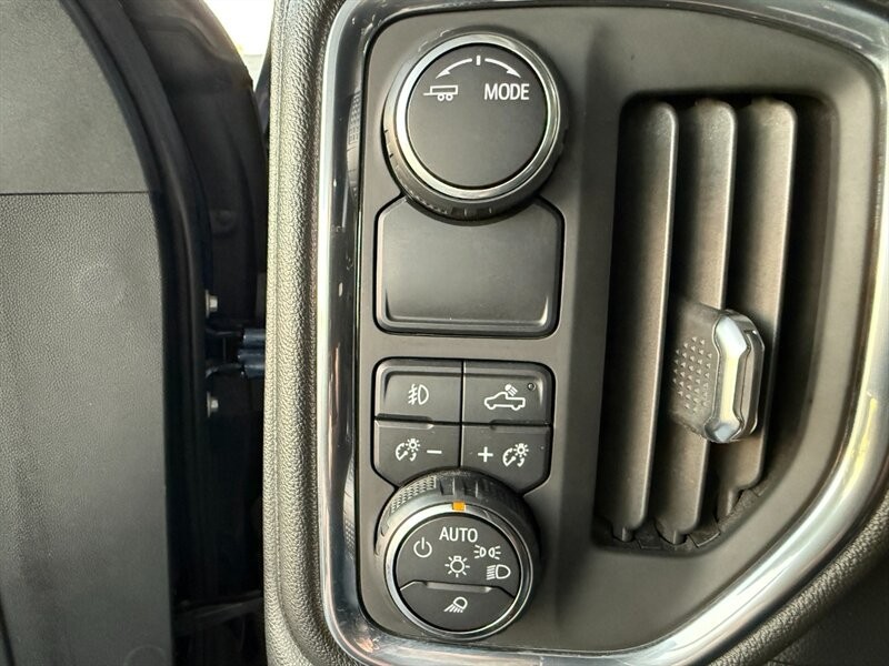 Chevrolet Silverado 1500 Vehicle Full-screen Gallery Image 39