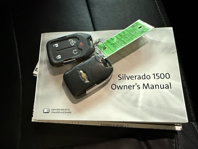 Chevrolet Silverado 1500 Vehicle Full-screen Gallery Image 43