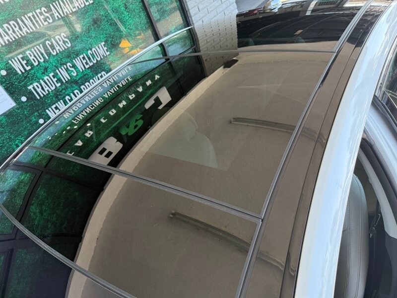 Hyundai Sonata Vehicle Full-screen Gallery Image 18