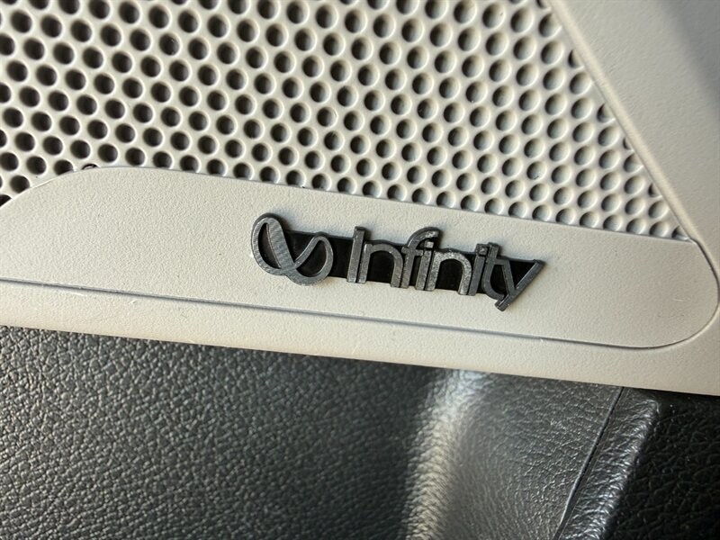 Hyundai Sonata Vehicle Full-screen Gallery Image 33