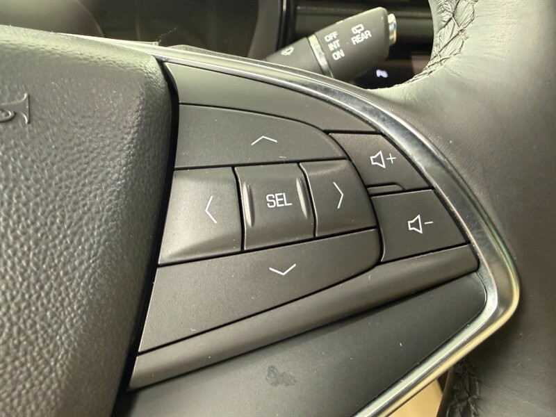 Cadillac XT5 Vehicle Full-screen Gallery Image 24