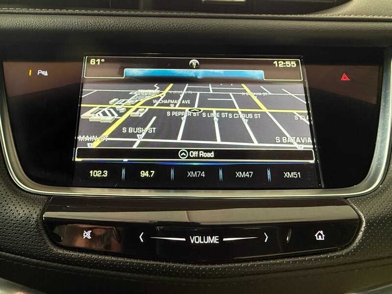 Cadillac XT5 Vehicle Full-screen Gallery Image 37