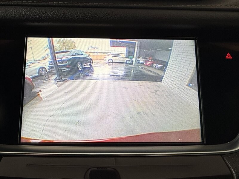 Cadillac XT5 Vehicle Full-screen Gallery Image 38