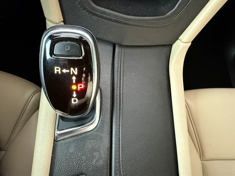 Cadillac XT5 Vehicle Full-screen Gallery Image 40