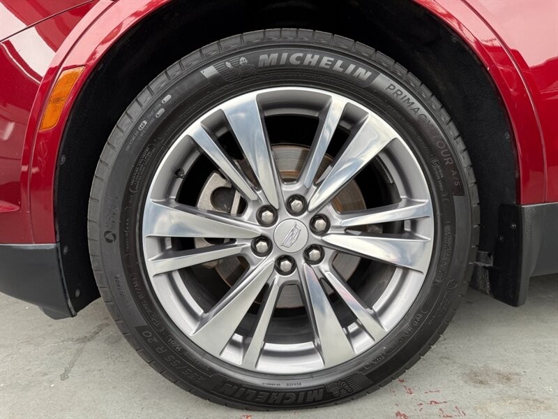 Cadillac XT5 Vehicle Full-screen Gallery Image 44