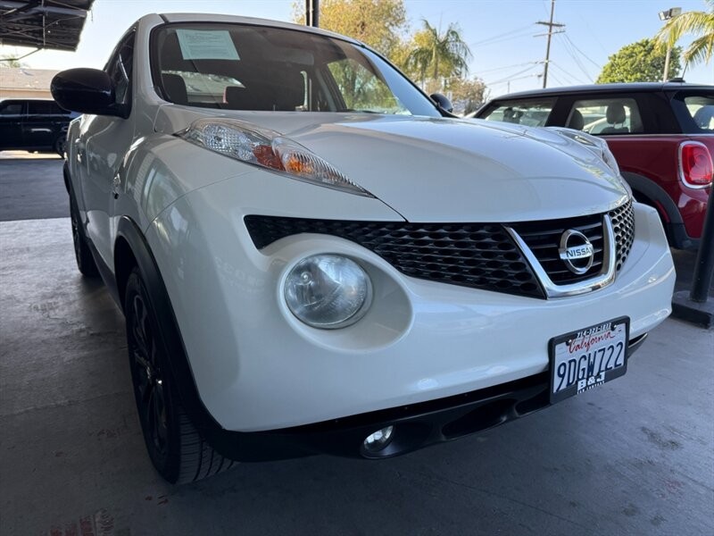 Nissan JUKE S Vehicle Full-screen Gallery Image 08