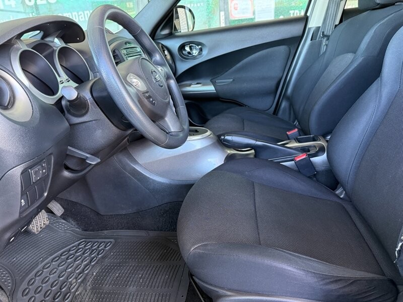 Nissan JUKE S Vehicle Full-screen Gallery Image 16