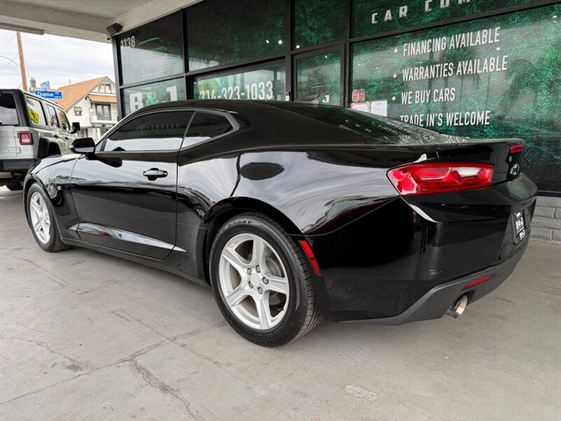 Chevrolet Camaro Vehicle Full-screen Gallery Image 04