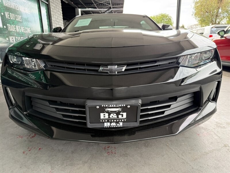 Chevrolet Camaro Vehicle Full-screen Gallery Image 11