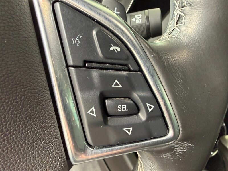 Chevrolet Camaro Vehicle Full-screen Gallery Image 21