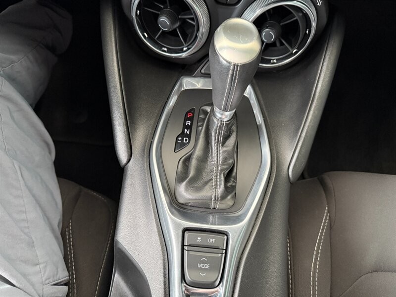 Chevrolet Camaro Vehicle Full-screen Gallery Image 33