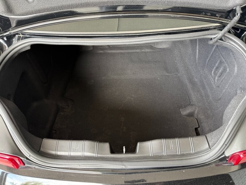 Chevrolet Camaro Vehicle Full-screen Gallery Image 34