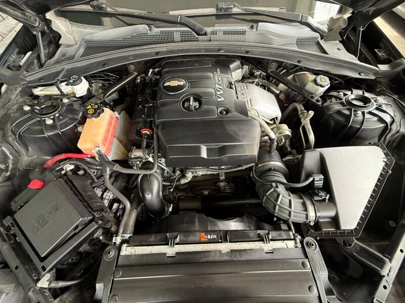 Chevrolet Camaro Vehicle Full-screen Gallery Image 35