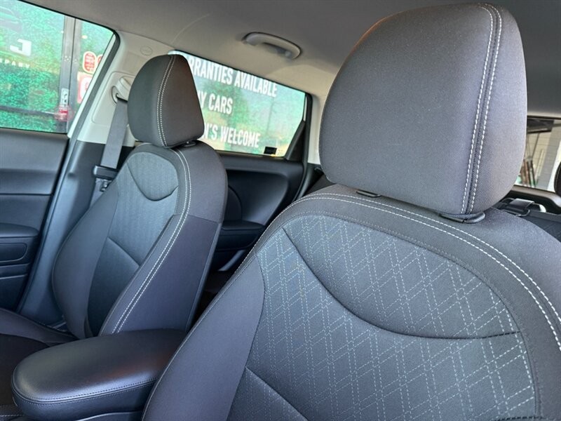 Kia Soul Vehicle Full-screen Gallery Image 17