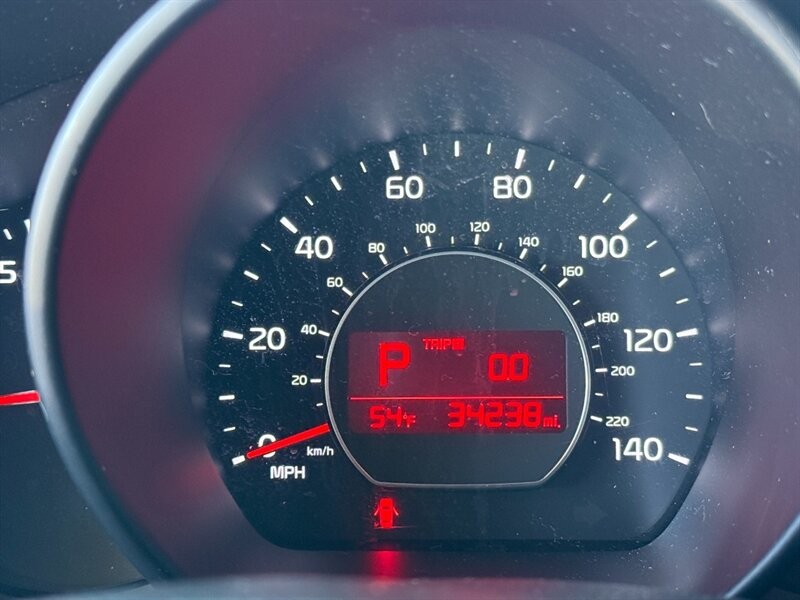 Kia Soul Vehicle Full-screen Gallery Image 26