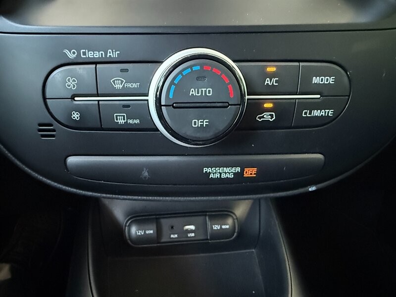 Kia Soul Vehicle Full-screen Gallery Image 30