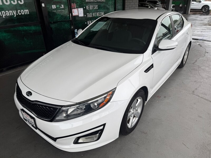 Kia Optima Vehicle Full-screen Gallery Image 02