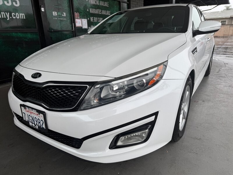 Kia Optima Vehicle Full-screen Gallery Image 03