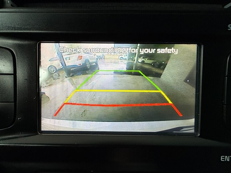 Kia Optima Vehicle Full-screen Gallery Image 29