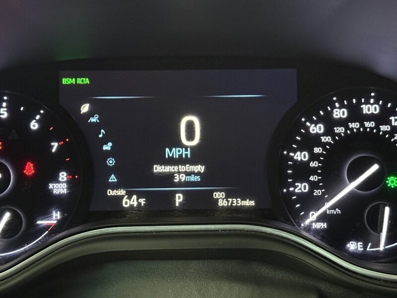 Toyota Avalon Vehicle Full-screen Gallery Image 31