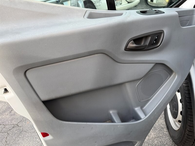 Ford Transit Cargo Van Vehicle Full-screen Gallery Image 17