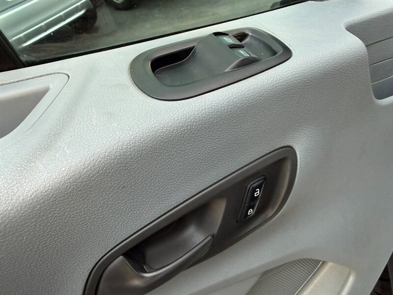 Ford Transit Cargo Van Vehicle Full-screen Gallery Image 18