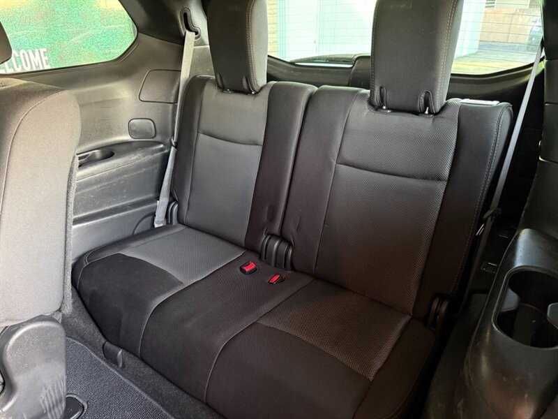 Nissan Pathfinder Vehicle Full-screen Gallery Image 26