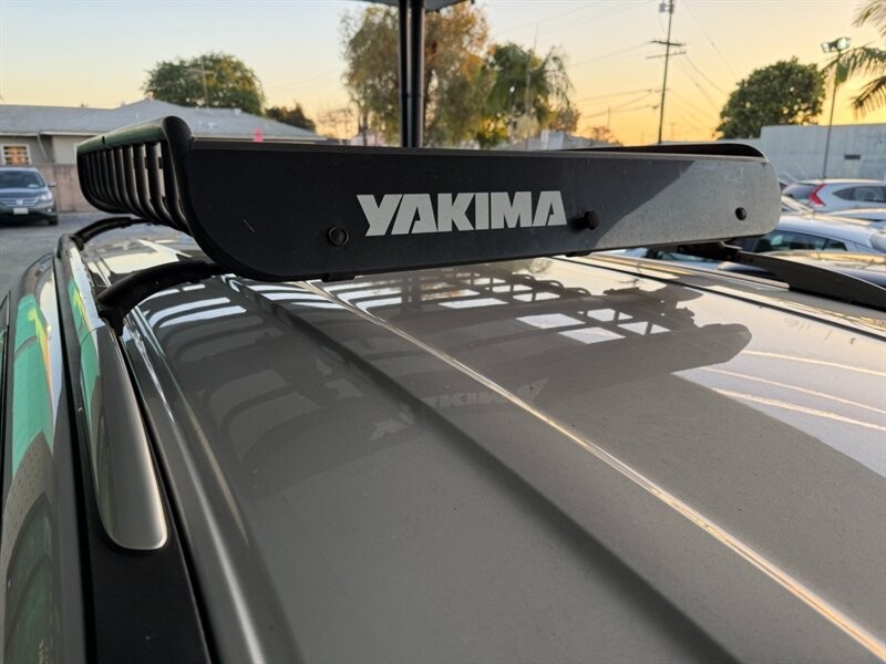 Nissan Pathfinder Vehicle Full-screen Gallery Image 37