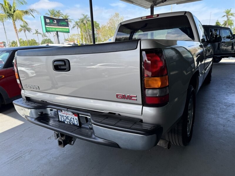 GMC Sierra 1500 Vehicle Full-screen Gallery Image 10