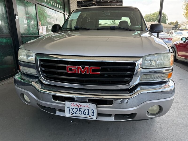 GMC Sierra 1500 Vehicle Full-screen Gallery Image 11