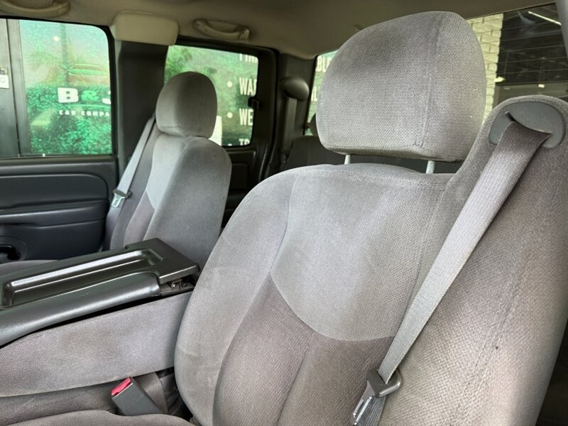 GMC Sierra 1500 Vehicle Full-screen Gallery Image 18