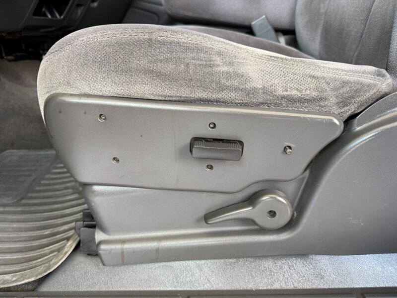 GMC Sierra 1500 Vehicle Full-screen Gallery Image 20