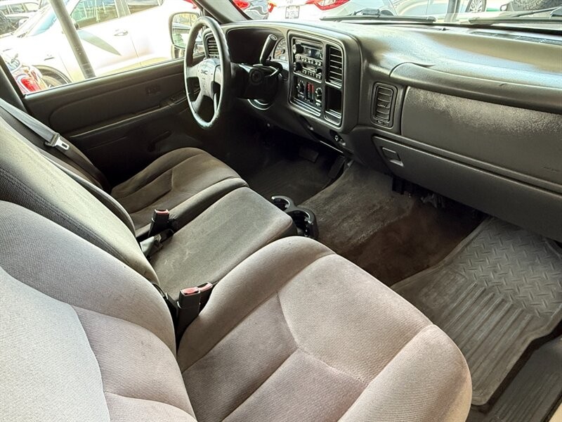 GMC Sierra 1500 Vehicle Full-screen Gallery Image 26